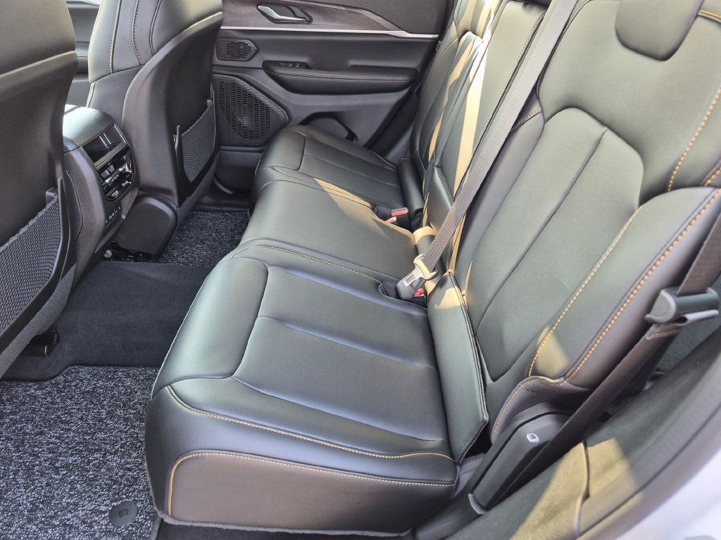 New 2026 Jeep Grand Cherokee Limited AWD/4WD image 24
