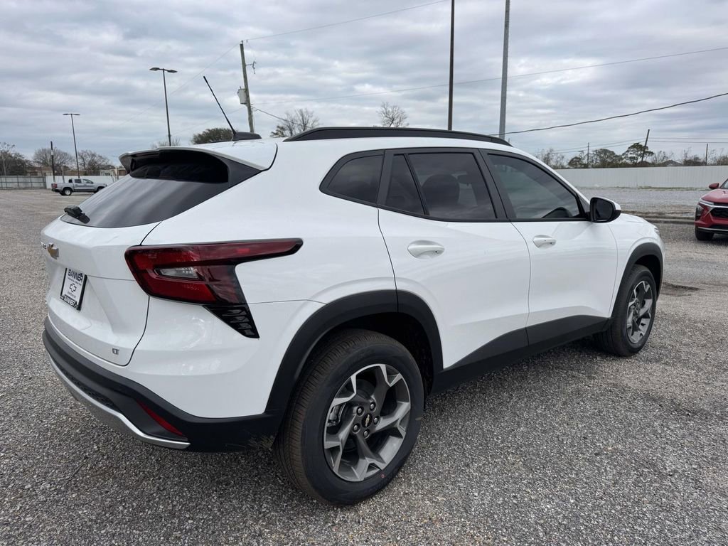 New 2026 Chevrolet Trax LT w/ Sunroof Package image 7