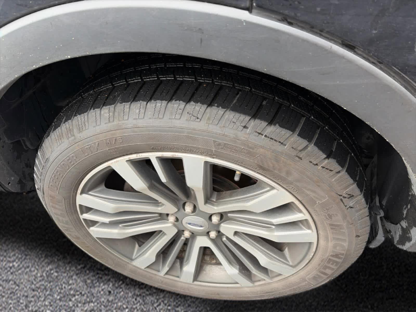Used 2019 Ford Explorer Platinum AWD/4WD image 8