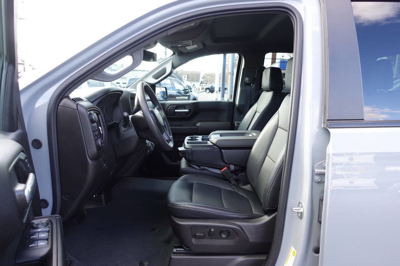 Used 2024 Chevrolet Silverado 1500 Custom AWD/4WD image 17
