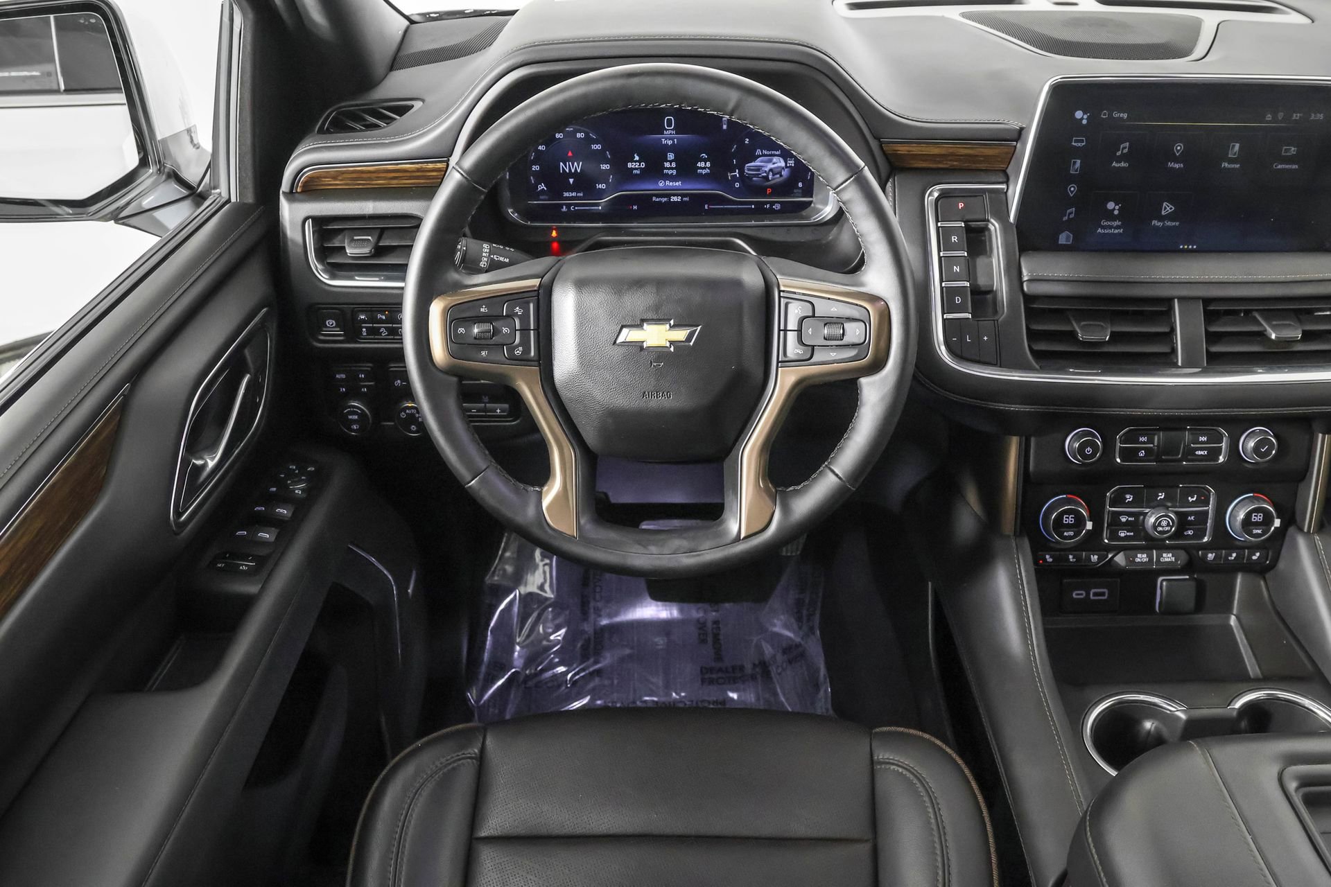 Used 2024 Chevrolet Suburban High Country image 46