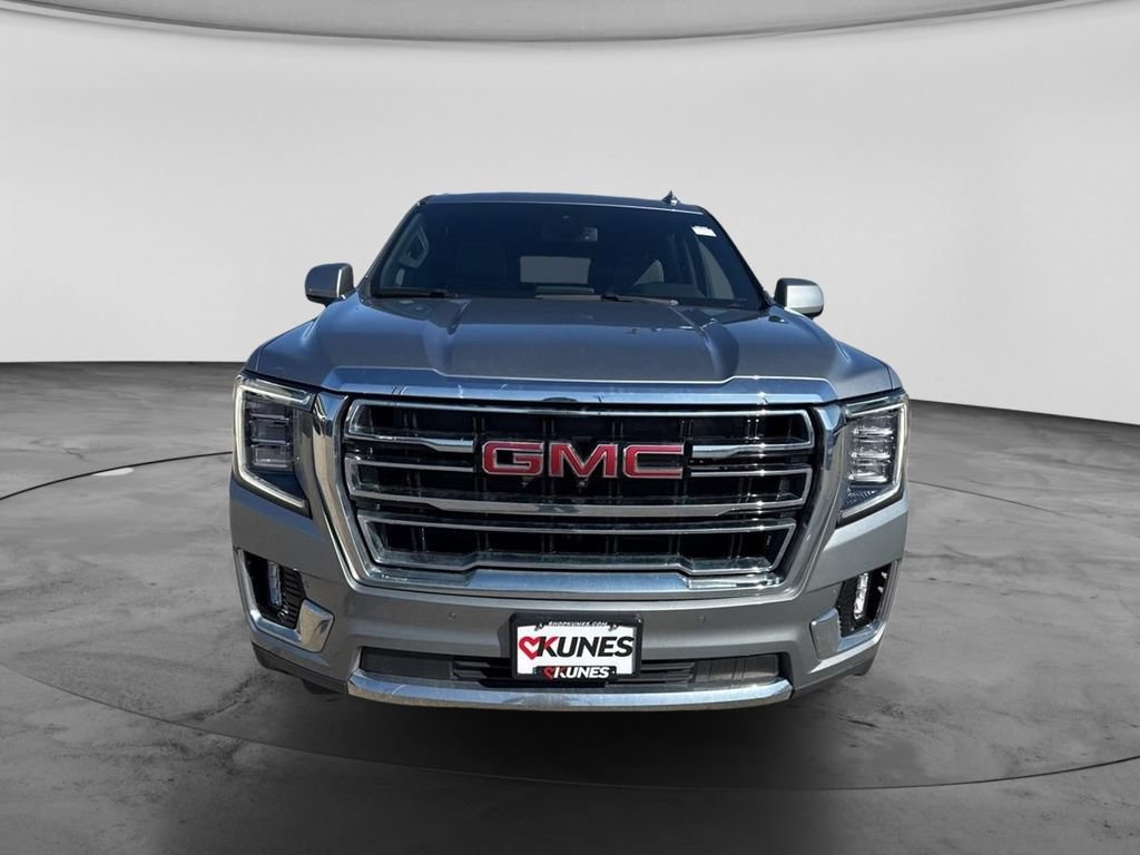 Used 2023 GMC Yukon XL SLT w/ SLT Premium Package AWD/4WD image 3