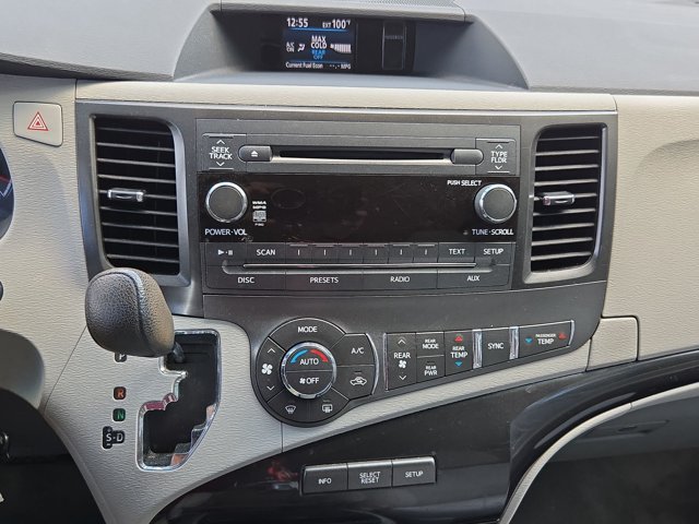 Used 2014 Toyota Sienna LE FWD image 13