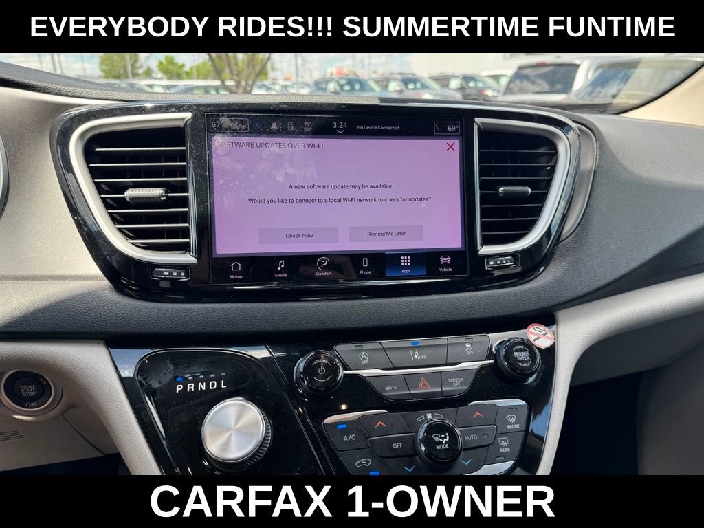 Used 2022 Chrysler Pacifica Touring-L FWD image 10