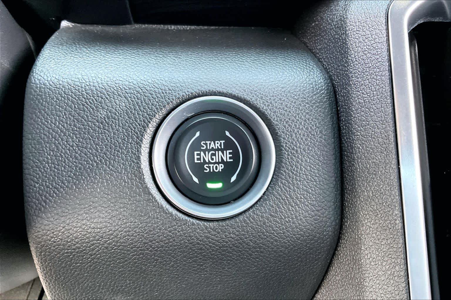 Used 2024 GMC Acadia Elevation w/ Black Edition FWD image 31