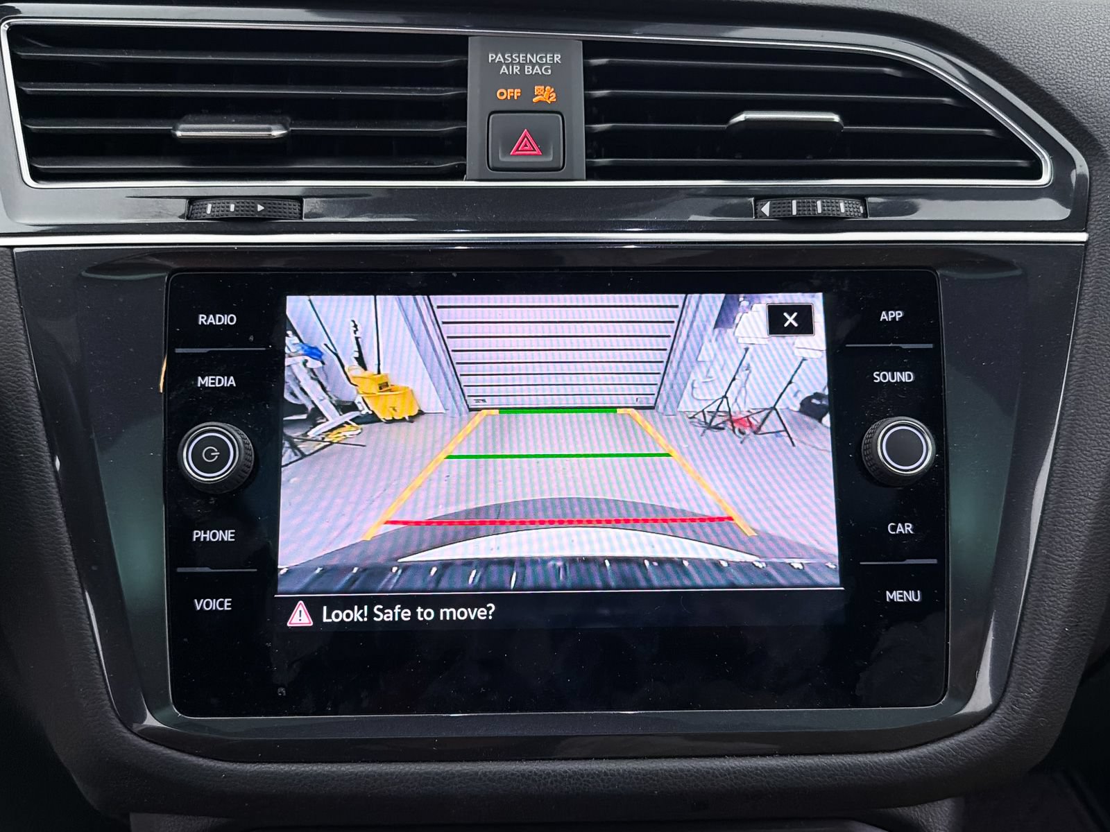 Used 2023 Volkswagen Tiguan SE R-Line FWD image 6