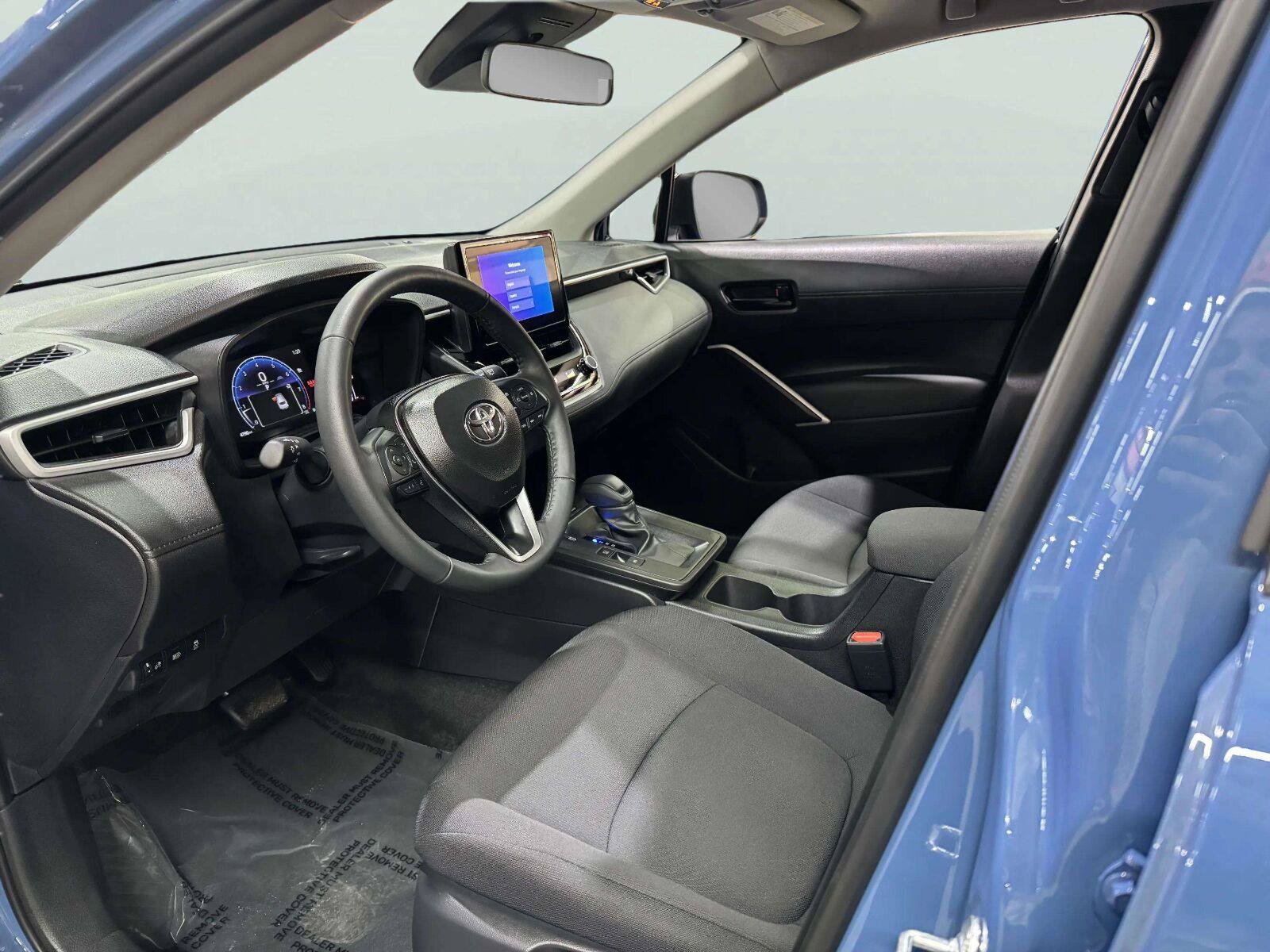 Used 2026 Toyota Corolla Cross LE AWD/4WD image 26