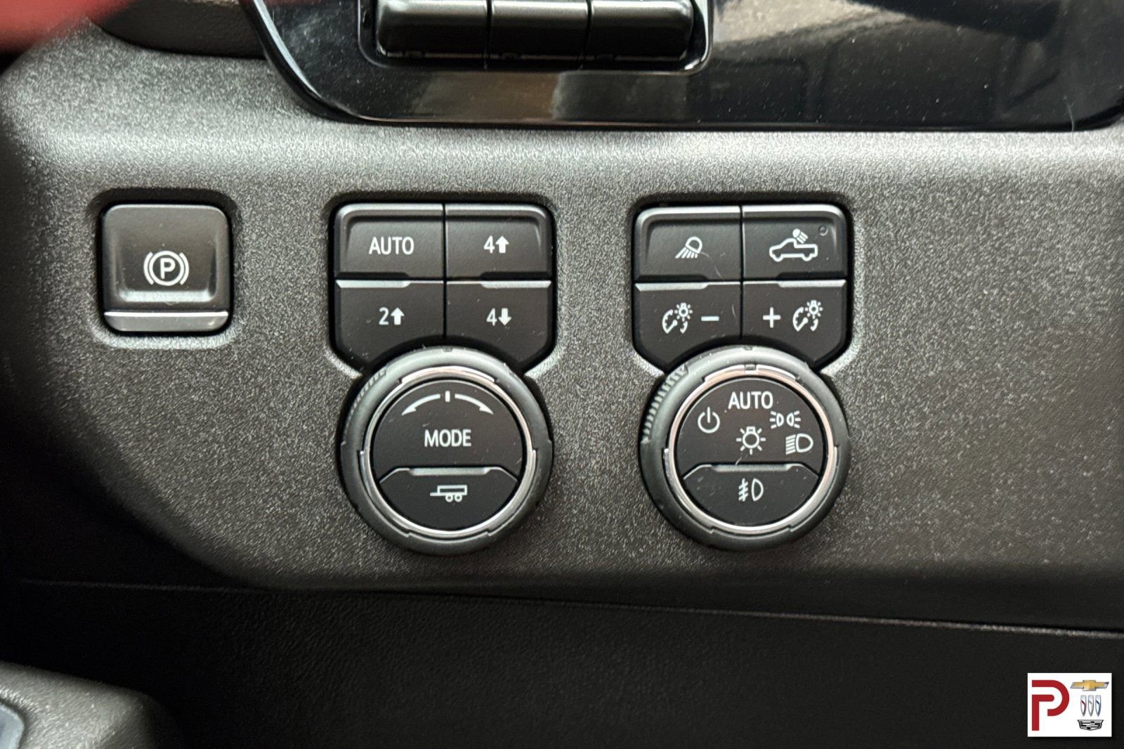 Certified 2024 Chevrolet Silverado 3500 LTZ w/ LTZ Plus Package image 28