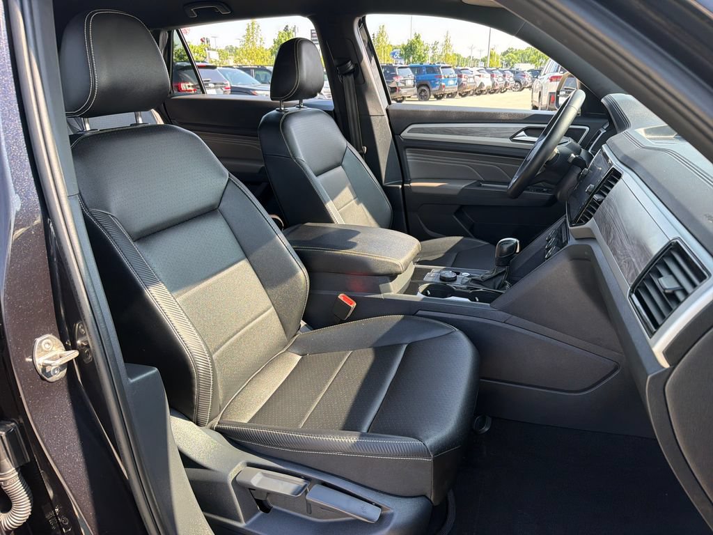 Certified 2023 Volkswagen Atlas Cross Sport SE w/ Black Wheel Package AWD/4WD image 25
