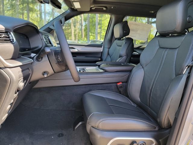 New 2026 Jeep Grand Wagoneer 4WD image 19
