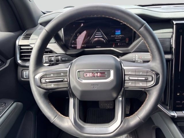 Used 2026 GMC Acadia AT4 w/ Luxury Package AWD/4WD image 18
