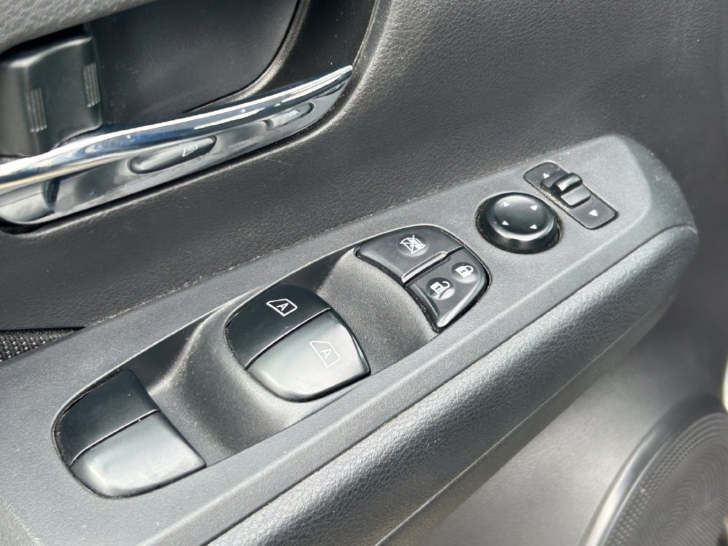 Used 2023 Nissan Kicks SV FWD image 22