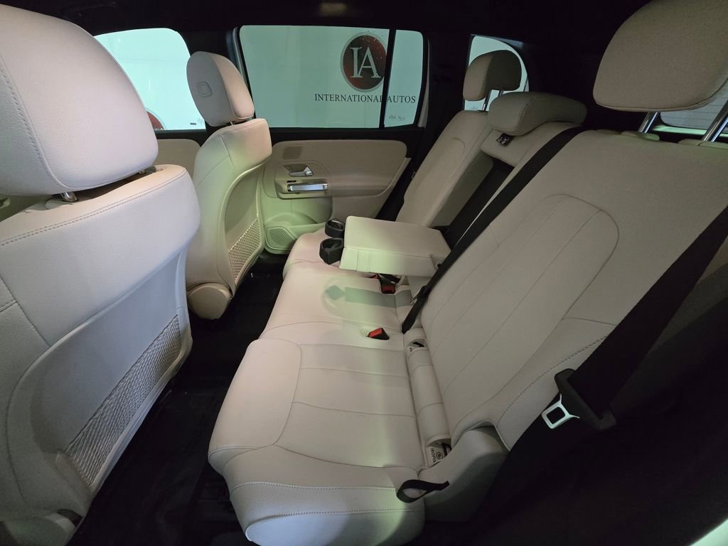 New 2025 Mercedes-Benz GLB 250 4MATIC image 12
