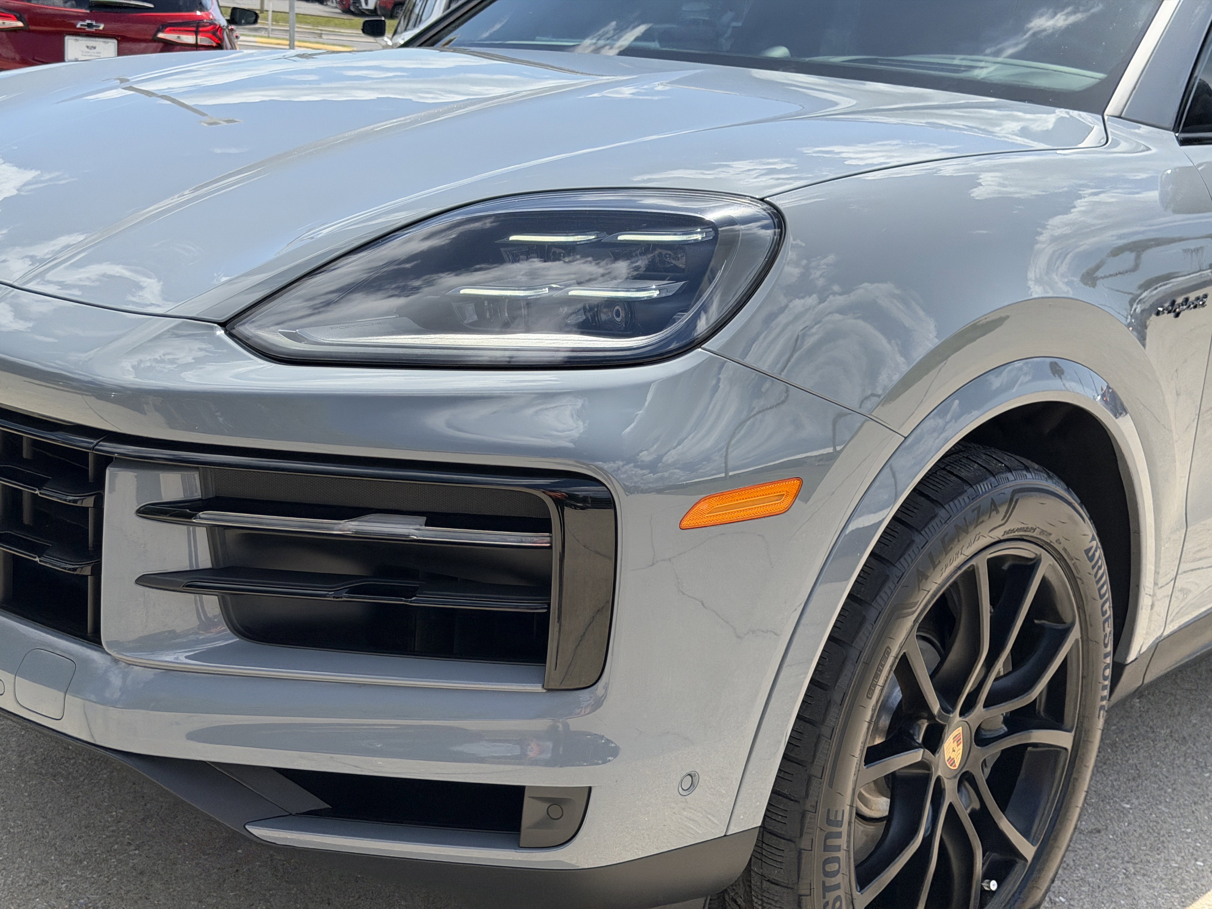 Used 2025 Porsche Cayenne E-Hybrid image 8