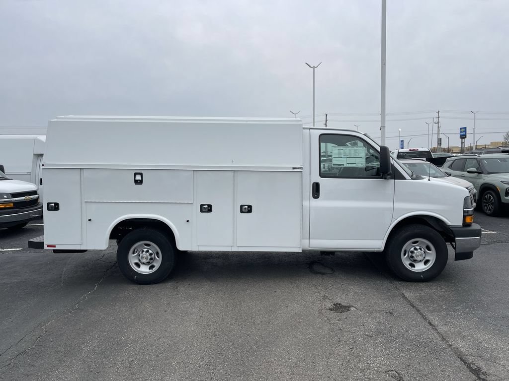 New 2025 Chevrolet Express 3500 w/ Power Convenience Package RWD image 2