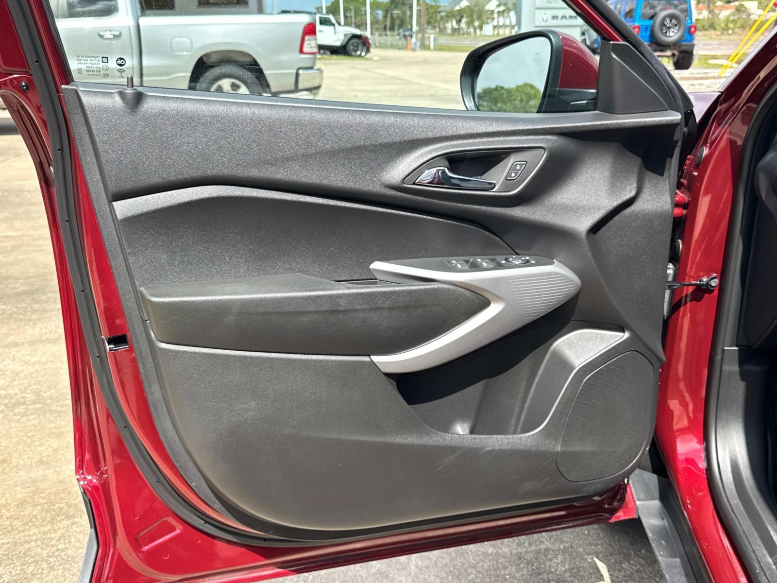 Used 2024 Chevrolet Trax LS w/ LS Convenience Package image 16