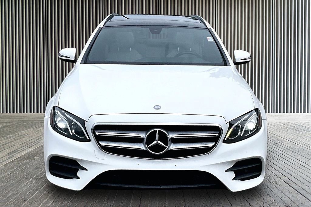 Used 2017 Mercedes-Benz E 400 4MATIC Wagon image 4