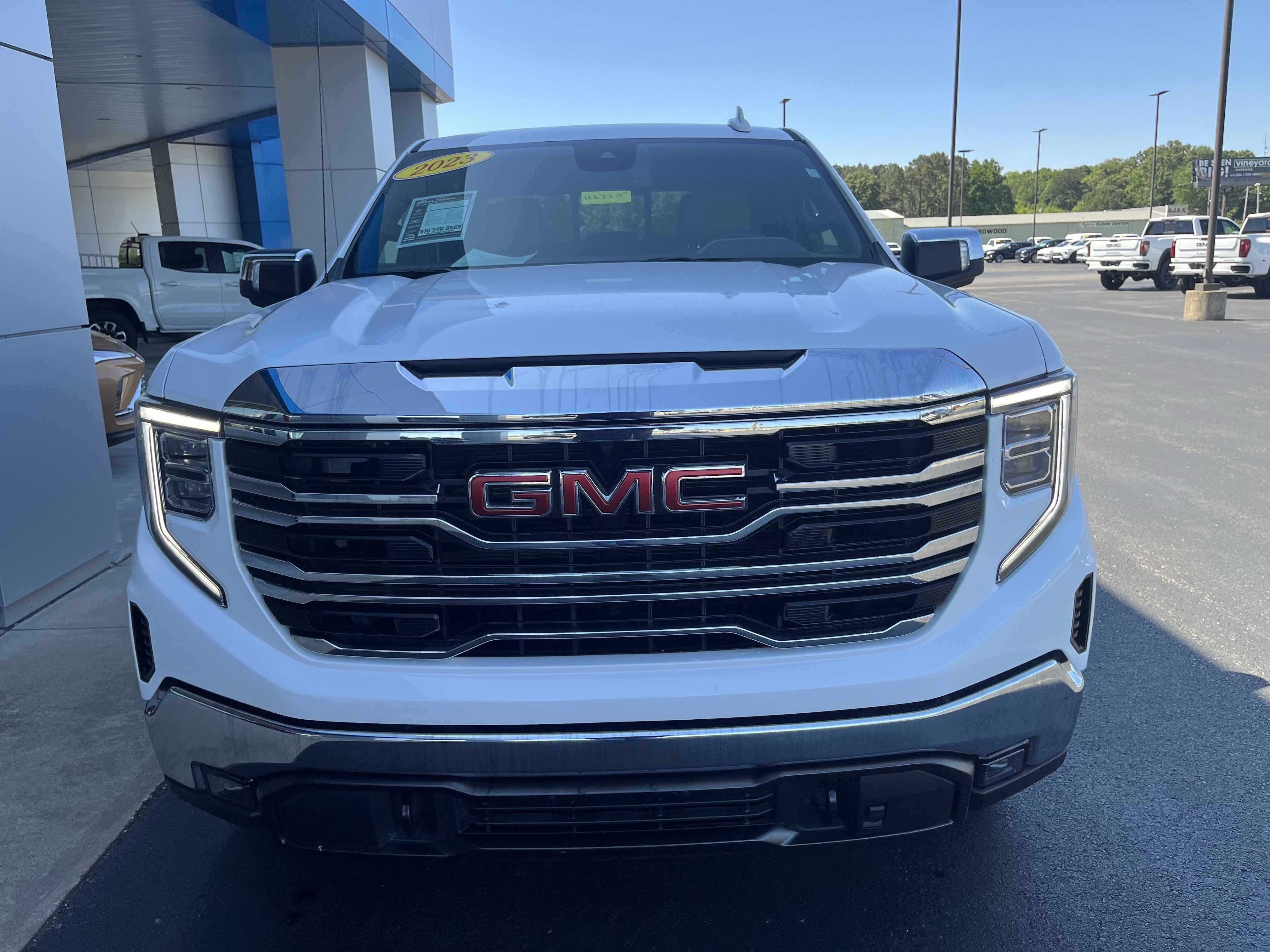 Used 2023 GMC Sierra 1500 SLT w/ SLT Premium Package AWD/4WD image 9