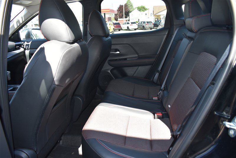 Used 2025 Nissan Kicks SR AWD/4WD image 24