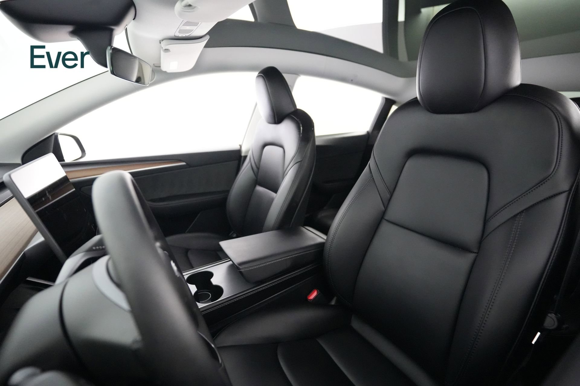 Used 2025 Tesla Model Y Long Range RWD image 4