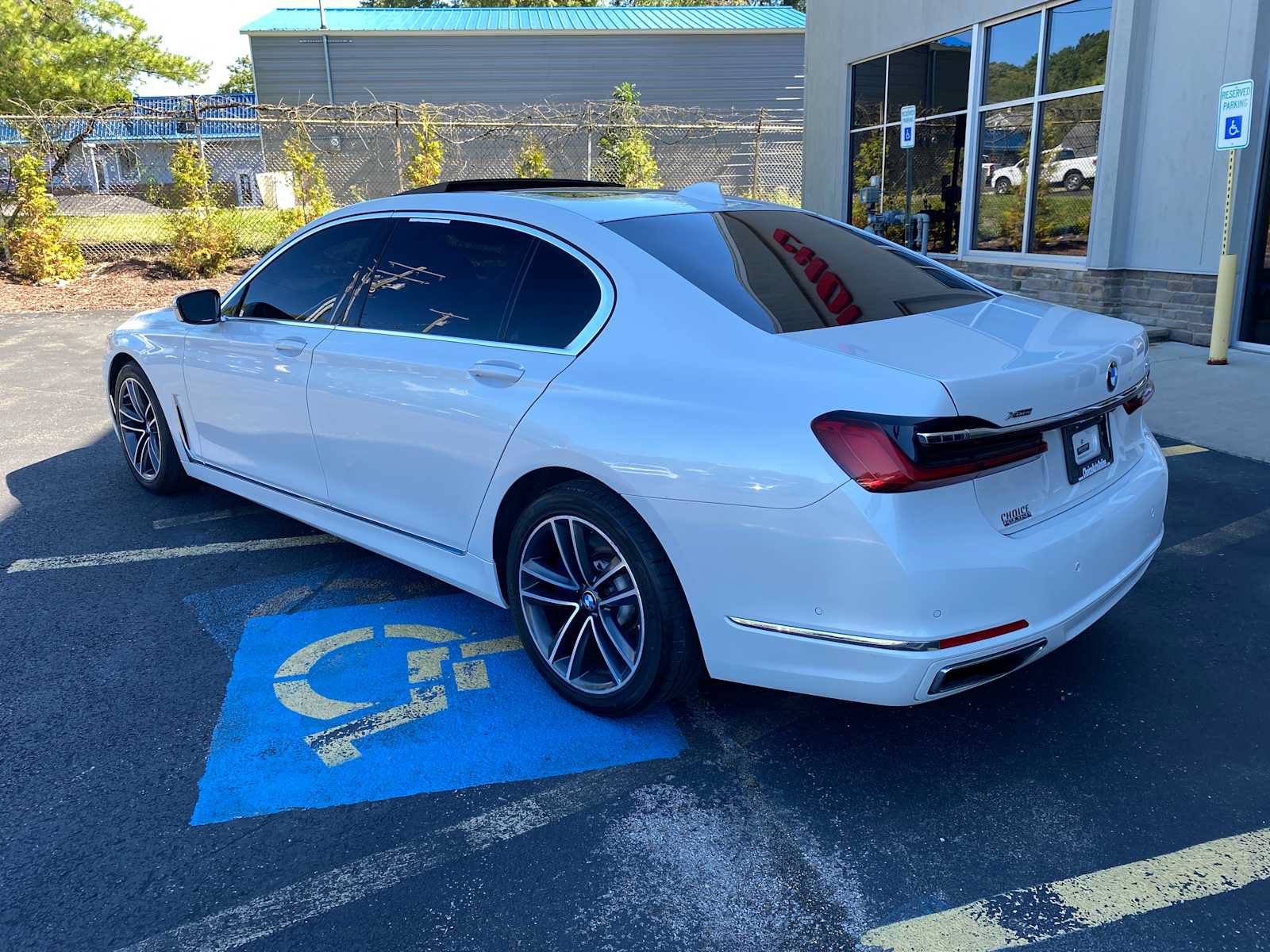Used 2021 BMW 750i xDrive w/ Luxury Rear Seating Package AWD/4WD image 3