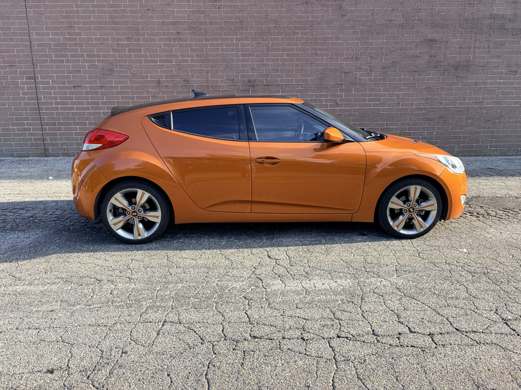 Used 2013 Hyundai Veloster w/ Style Pkg FWD image 6