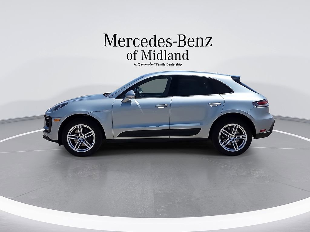 Used 2025 Porsche Macan AWD/4WD image 5