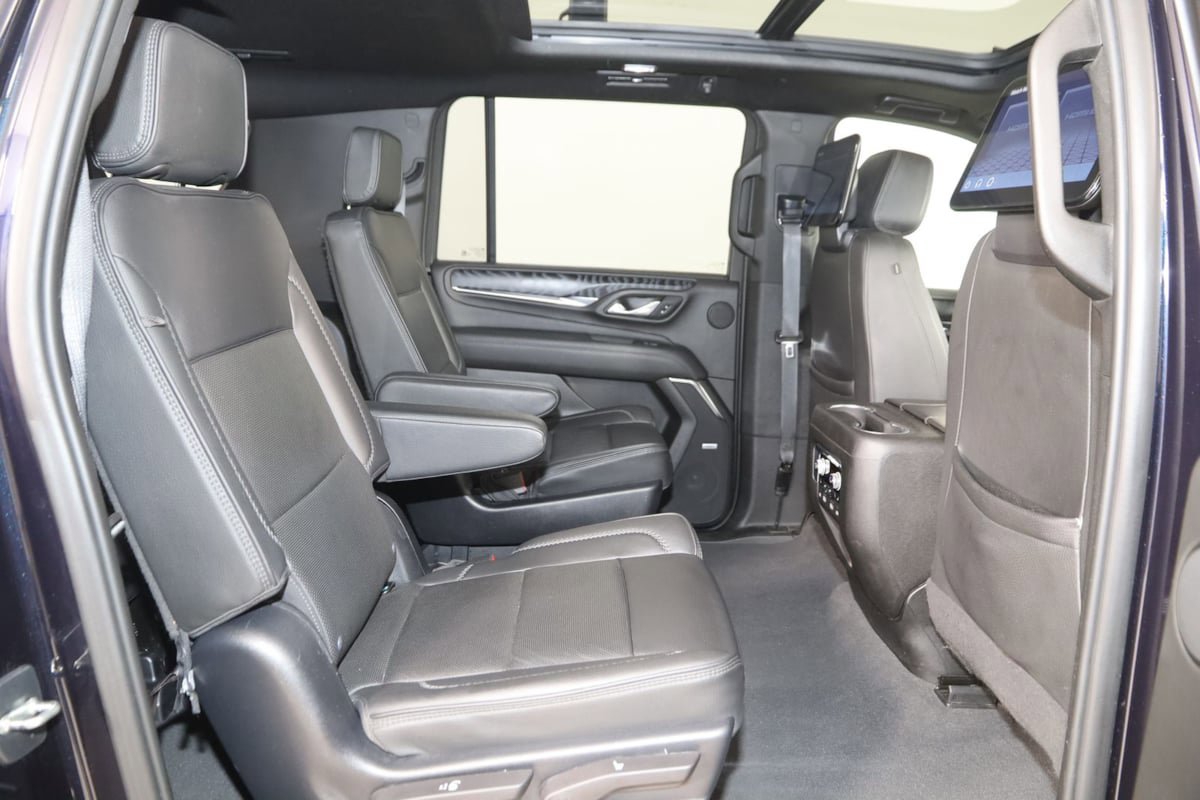 Used 2023 GMC Yukon XL Denali w/ Advanced Technology Package AWD/4WD image 15