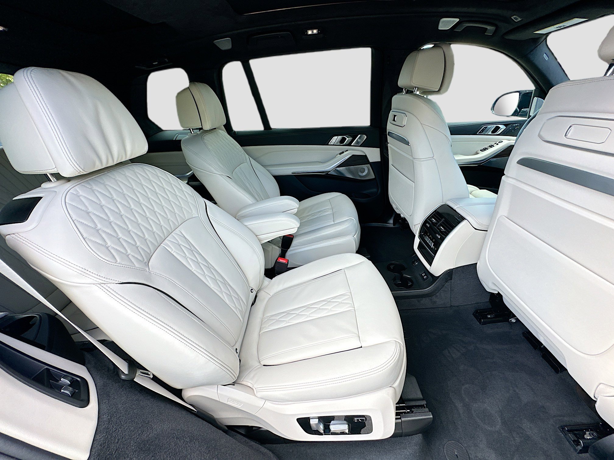 New 2026 BMW X7 M60i image 25