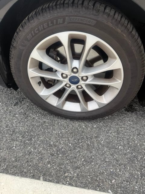 Used 2019 Ford Fusion Energi Titanium FWD image 4