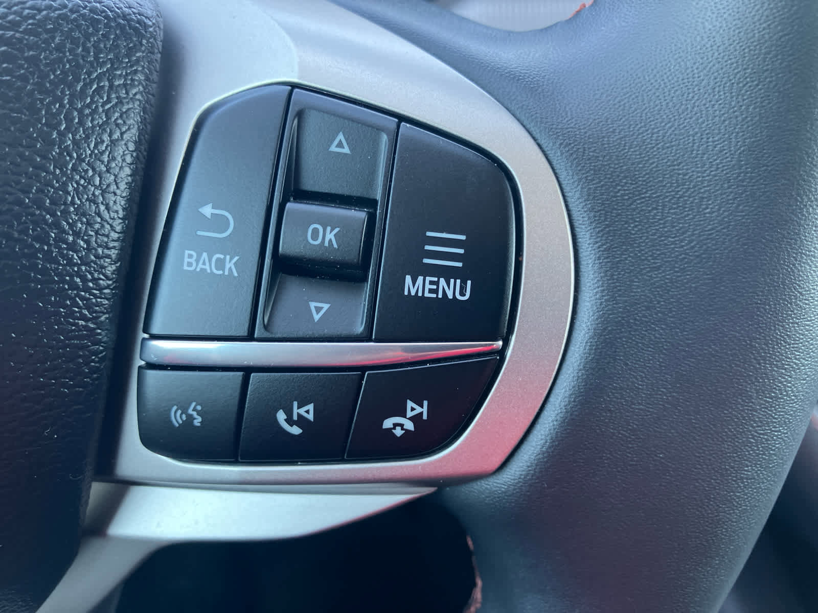 Used 2025 Ford Explorer Active RWD image 18