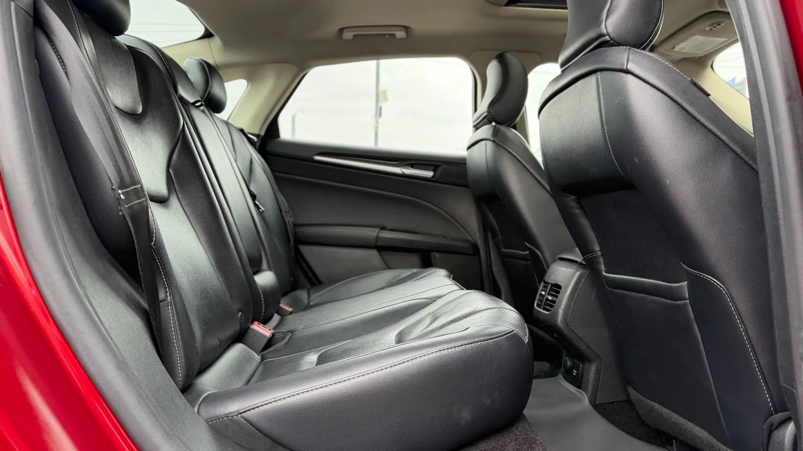 Used 2017 Ford Fusion Energi Titanium FWD image 14