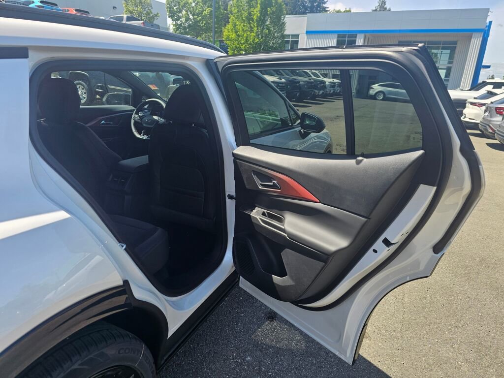 New 2025 Chevrolet Equinox EV RS FWD image 23