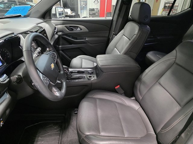Used 2023 Chevrolet Traverse LT w/ LPO, Floor Liner Package image 29