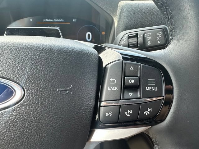 Used 2026 Ford Explorer Platinum AWD/4WD image 16