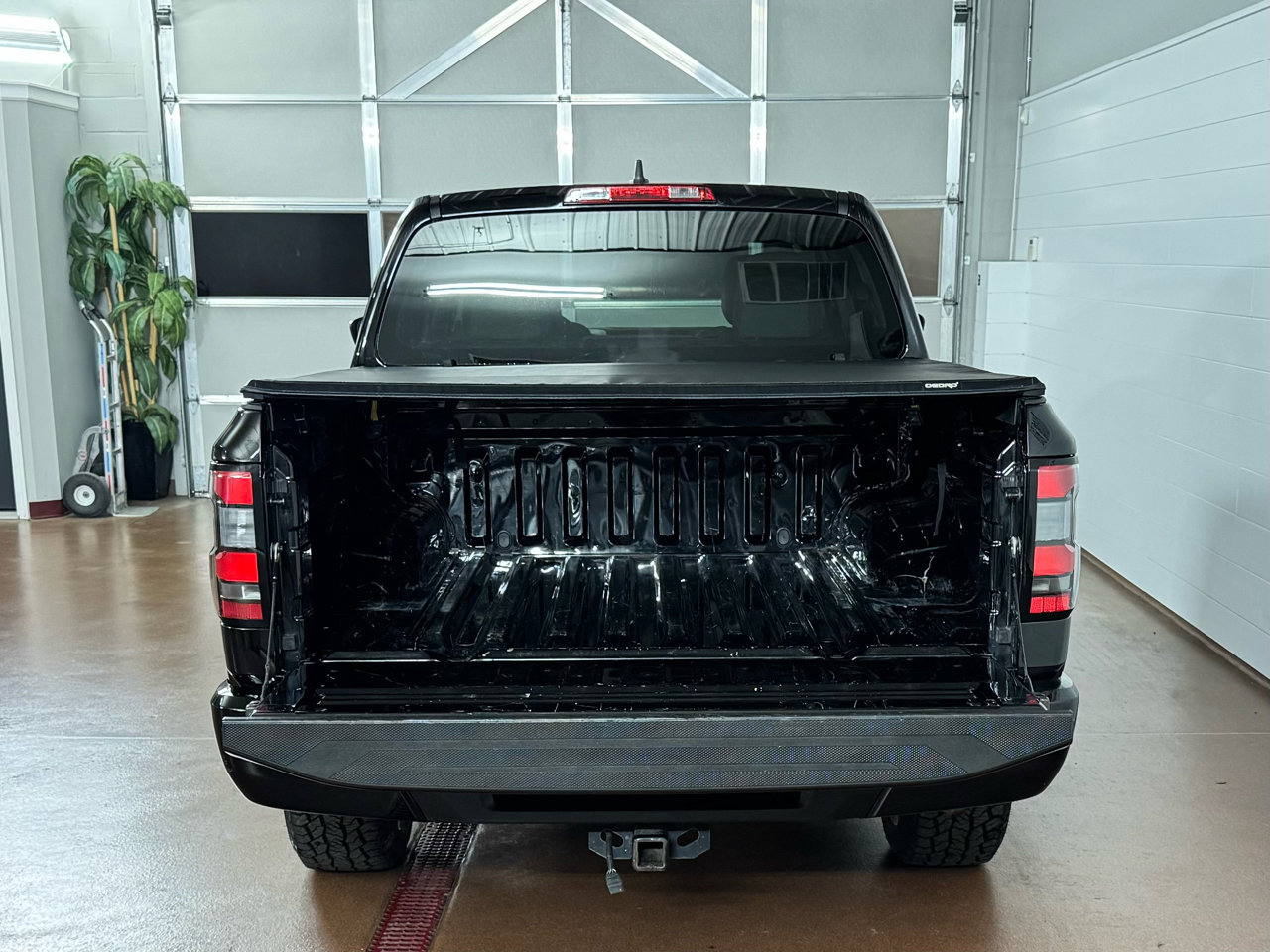 Used 2022 Nissan Frontier SV w/ Technology Package image 5