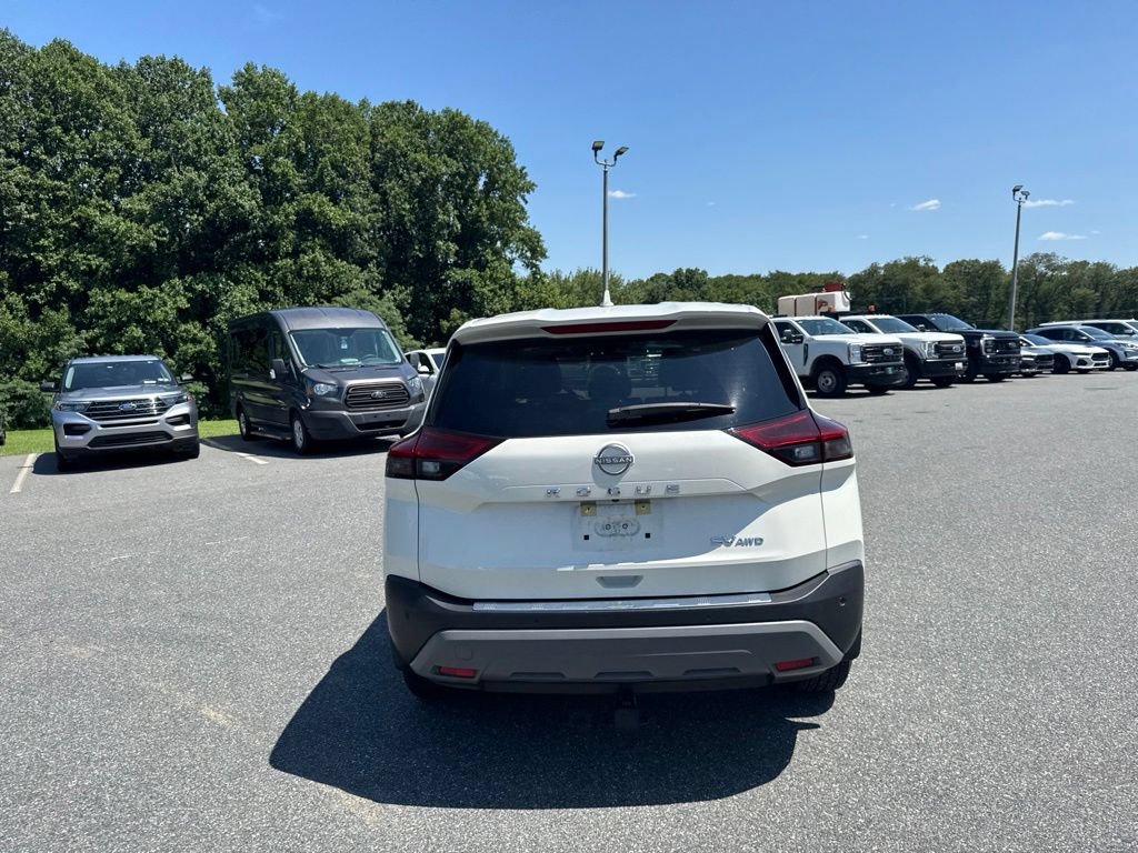 Used 2023 Nissan Rogue SV AWD/4WD image 5