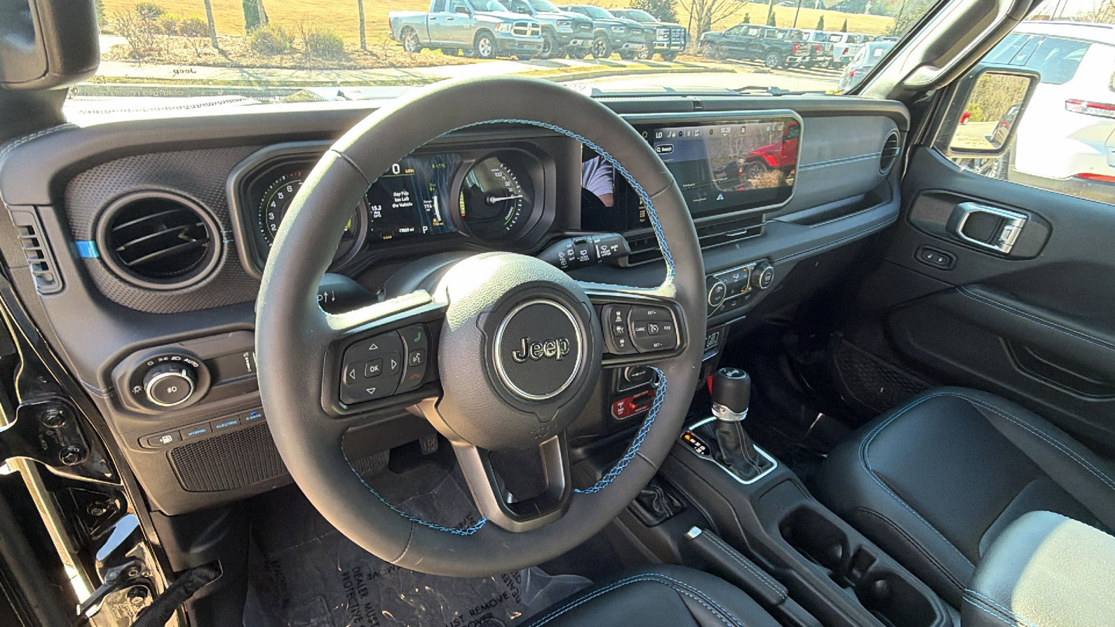 Used 2025 Jeep Wrangler Unlimited Rubicon 4xe image 24
