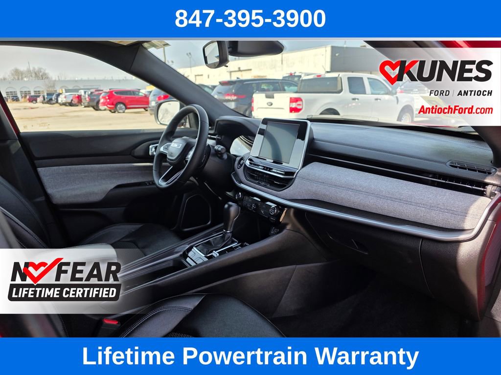 Used 2025 Jeep Compass Latitude image 31