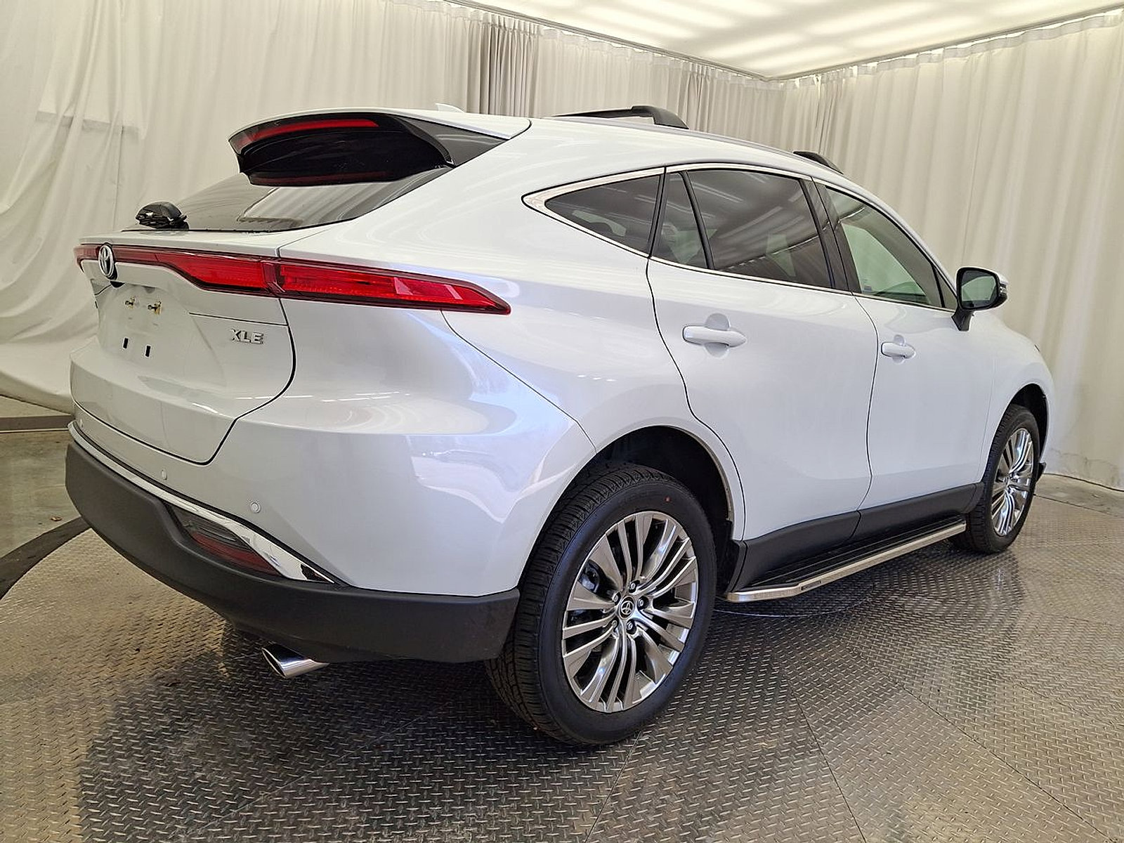 Certified 2023 Toyota Venza XLE image 25