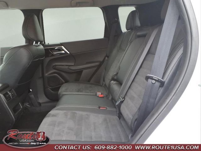 Used 2024 Mitsubishi Outlander SE FWD image 23