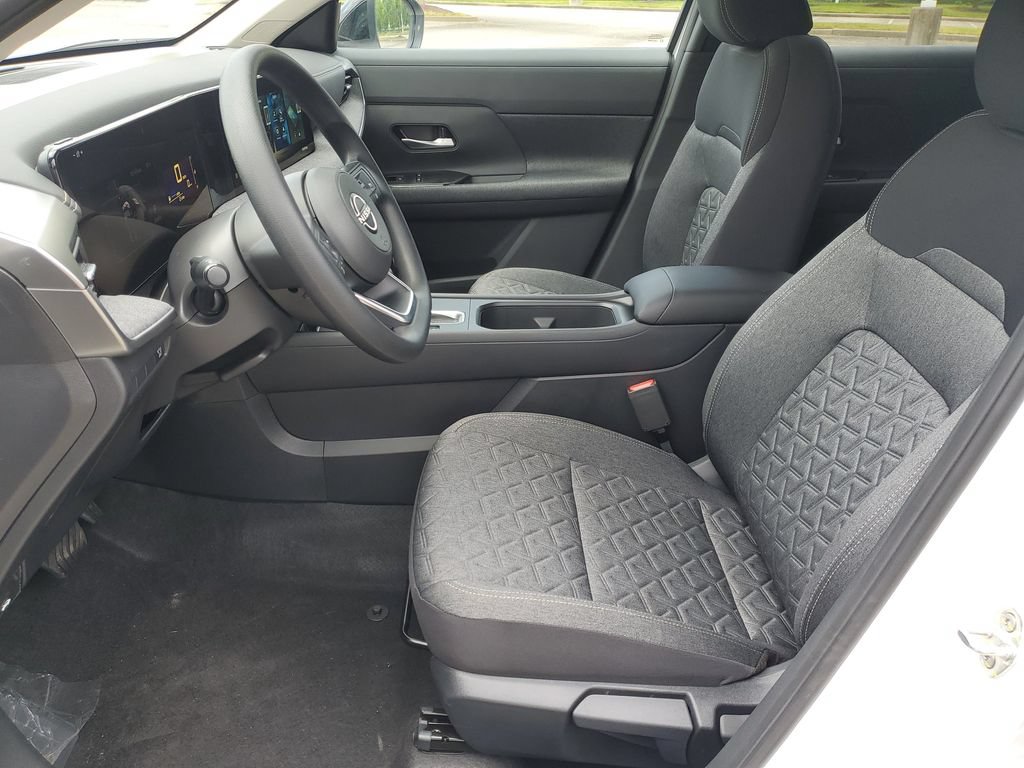 New 2026 Nissan Kicks SV w/ Cold Weather Package FWD image 18