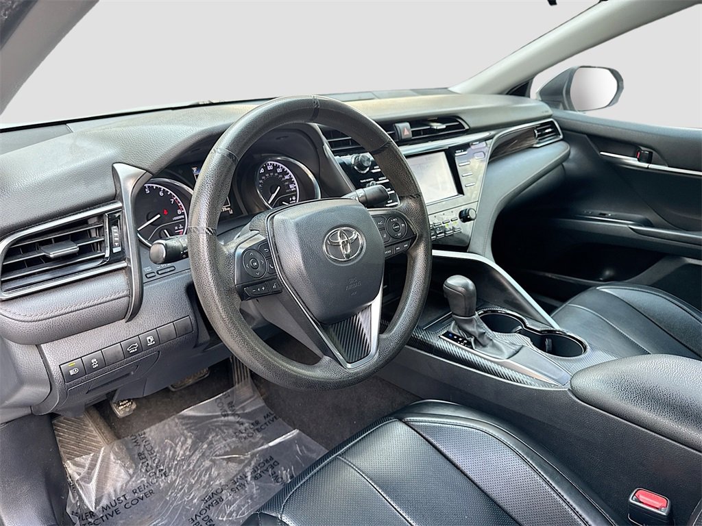 Used 2020 Toyota Camry LE image 9