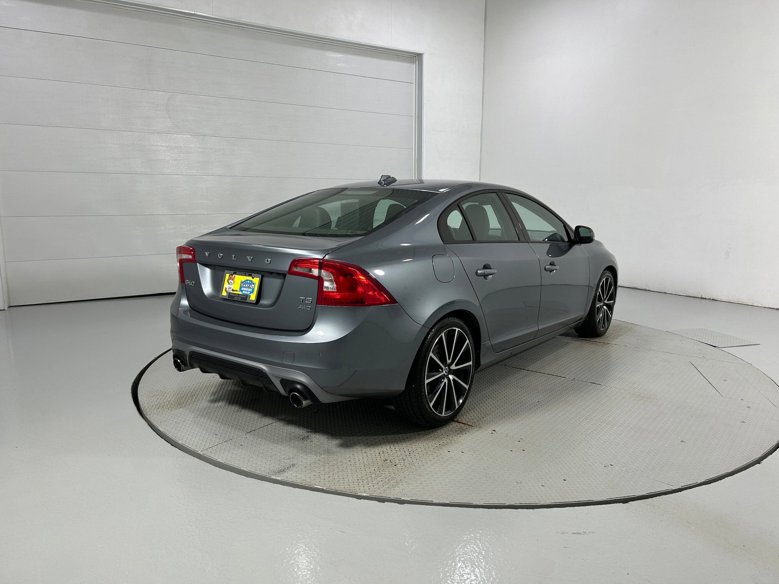 Used 2018 Volvo S60 T5 Dynamic w/ Vision Package image 33