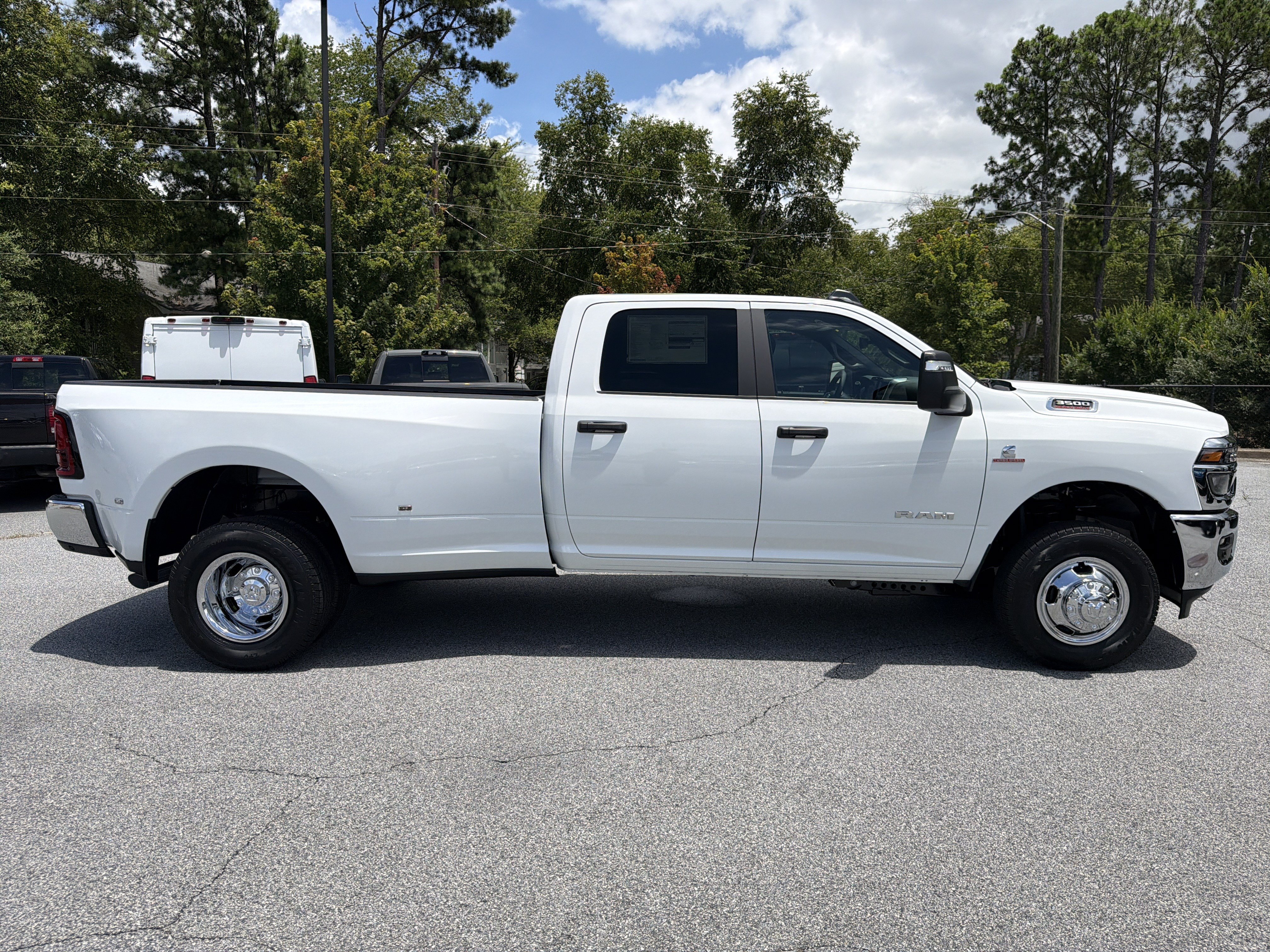 New 2026 RAM 3500 Big Horn AWD/4WD image 9