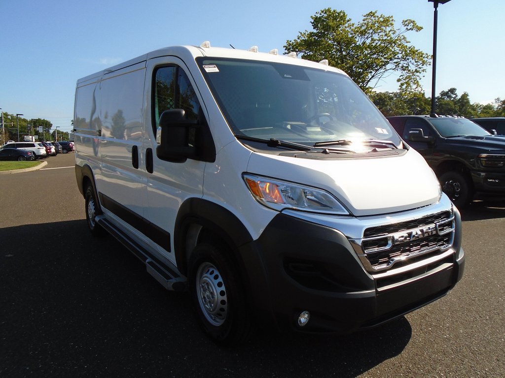 Used 2025 RAM ProMaster 2500 w/ U-Haul Equipment Group FWD image 2