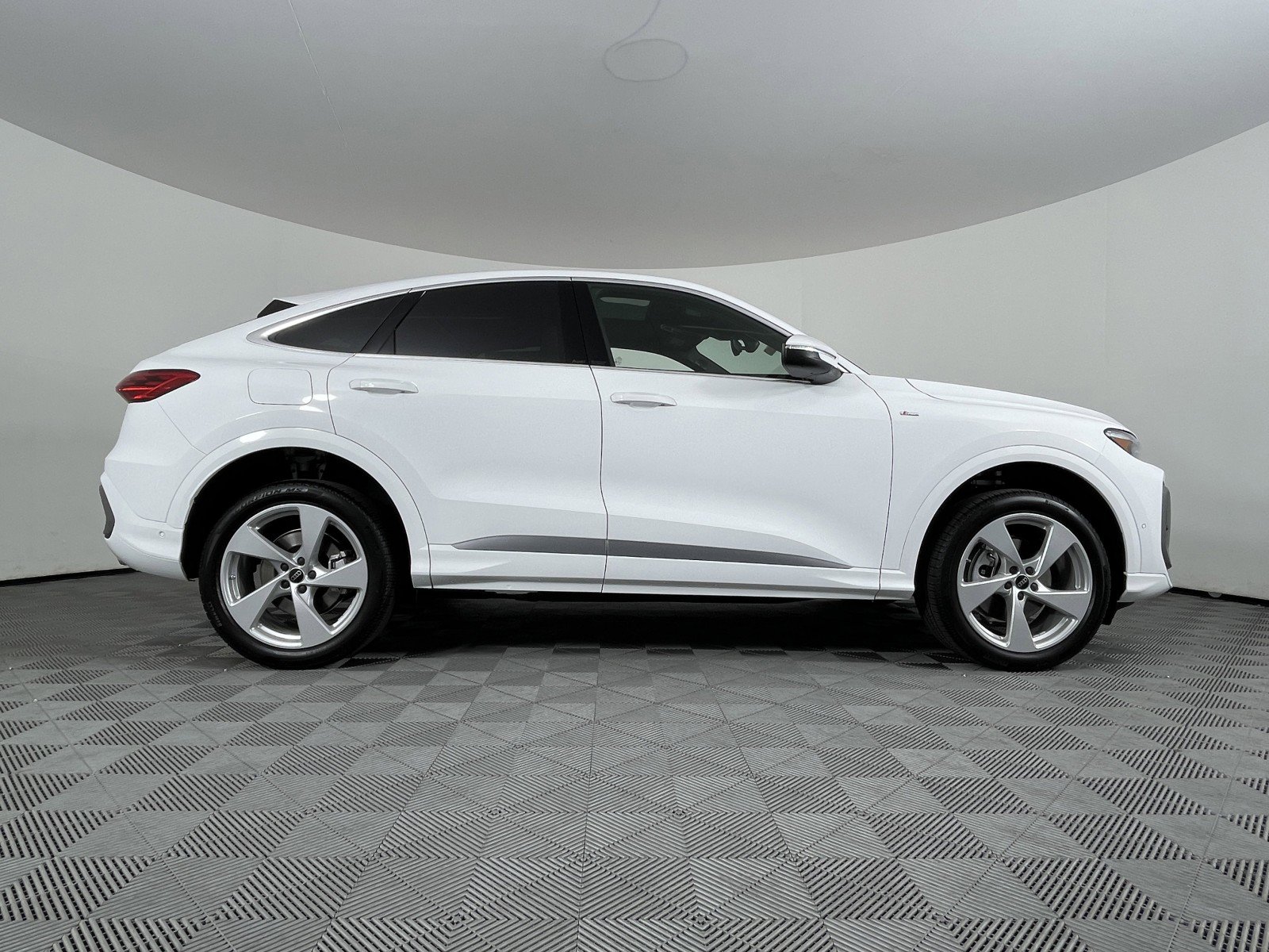 New 2025 Audi Q5 Premium Plus image 19