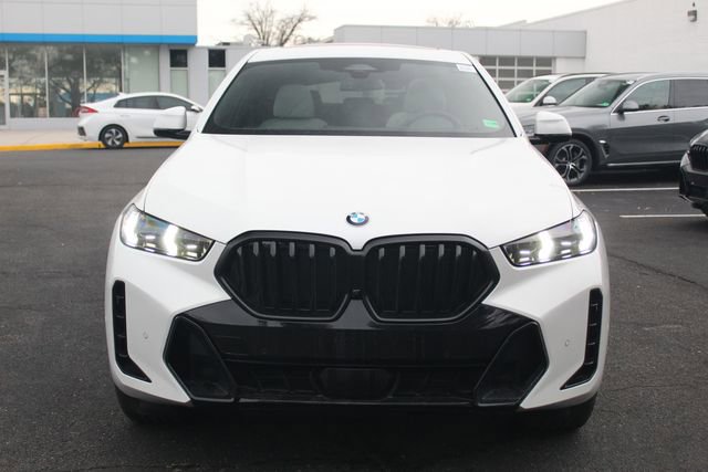 New 2026 BMW X6 xDrive40i w/ Climate Comfort Package image 2