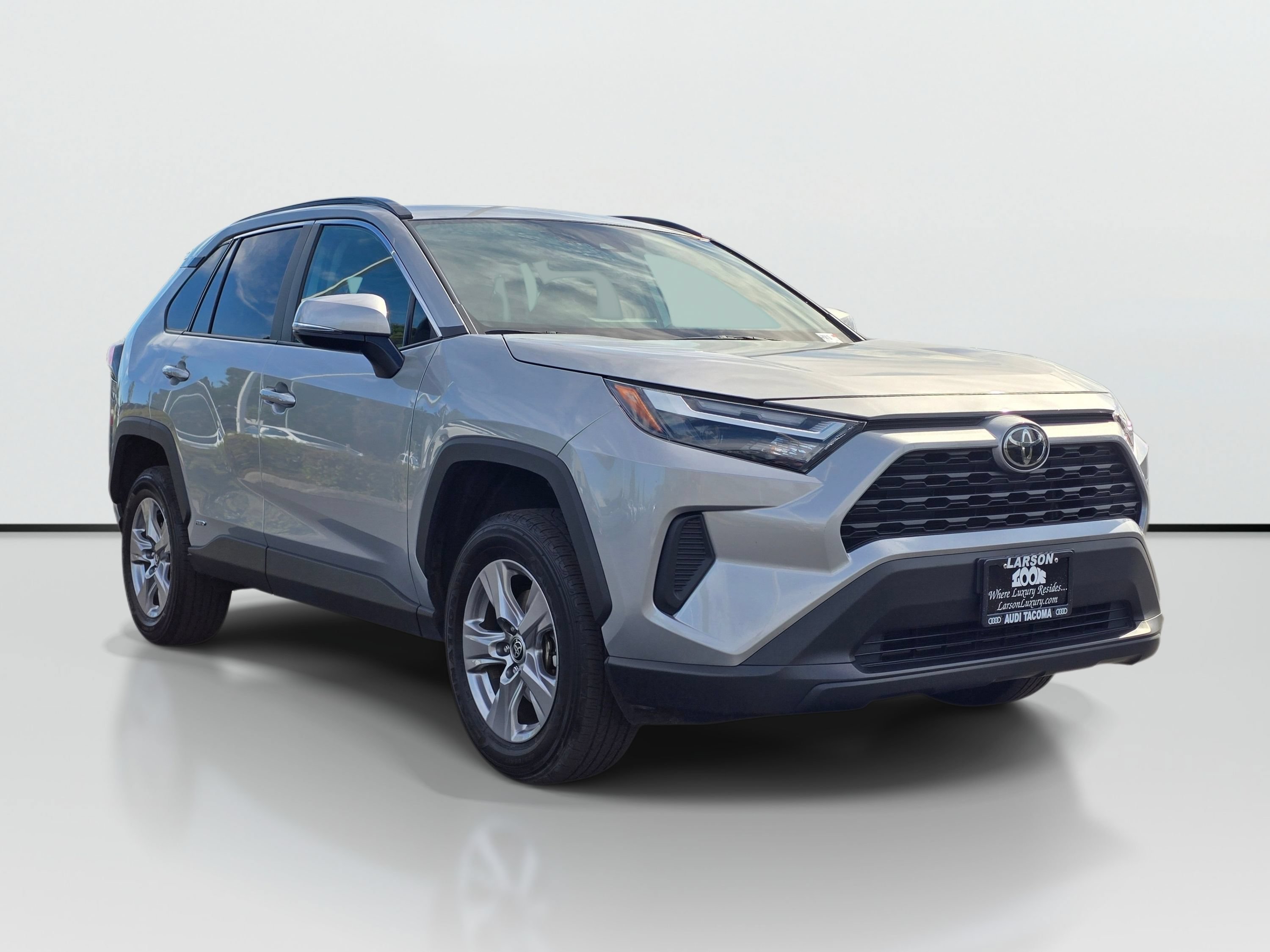 Used 2025 Toyota RAV4 XLE w/ Convenience Package AWD/4WD image 7