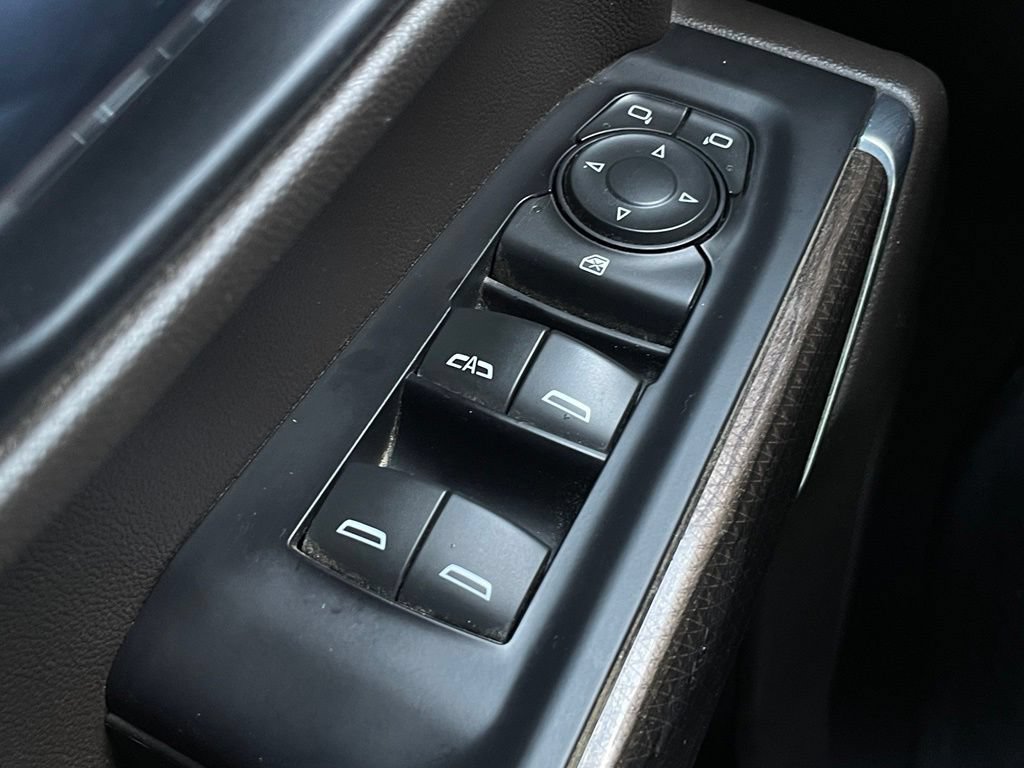 Used 2020 Chevrolet Silverado 1500 LT w/ Texas Edition AWD/4WD image 11